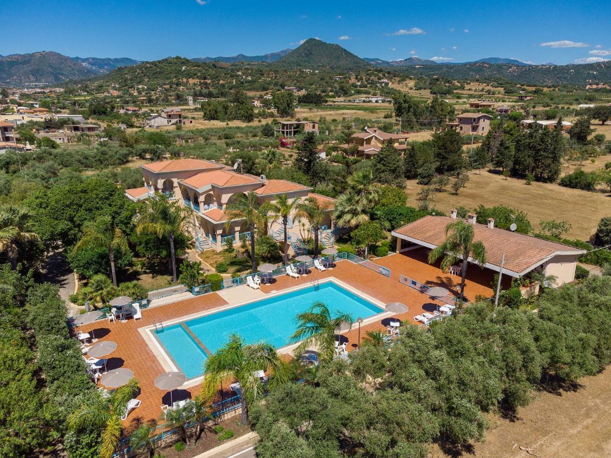 Mare Azzurro Aparthotel Cardedu Εξωτερικό φωτογραφία